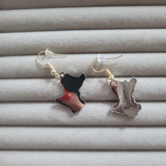 Care Bears Enamel Dangly Drop NWOTS Earrings/J70 - Picture 3 of 3